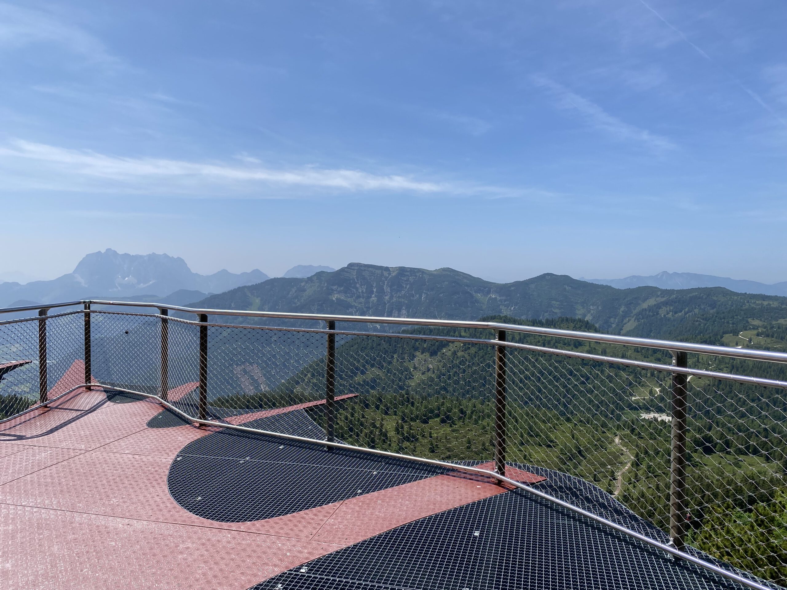 Heiraten auf der Aussichtsplattform der Steinplatte in Waidring. Eure Freie Trauung in der Tiroler  Bergwelt. 